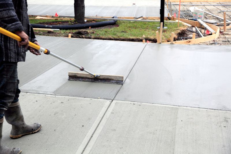 broom finish on concrete driveway